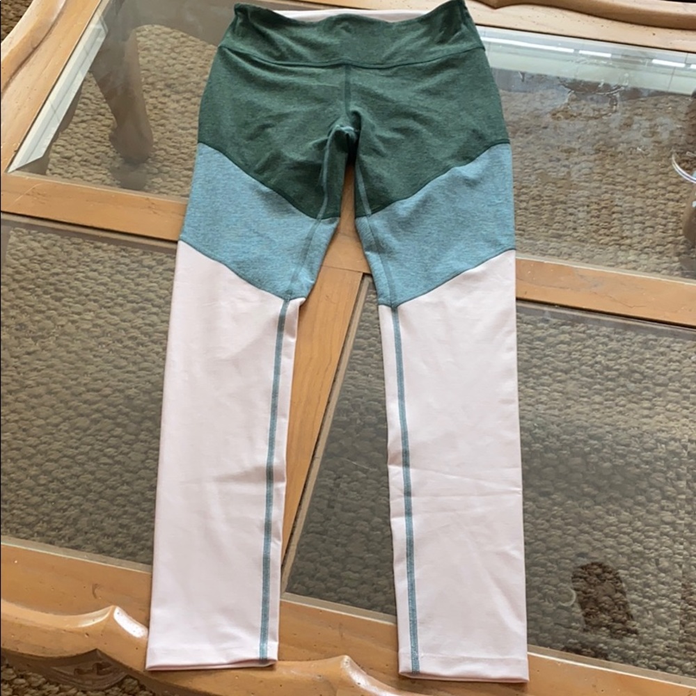 OUTDOOR VOICES LEGGINGS SIZE SMALL